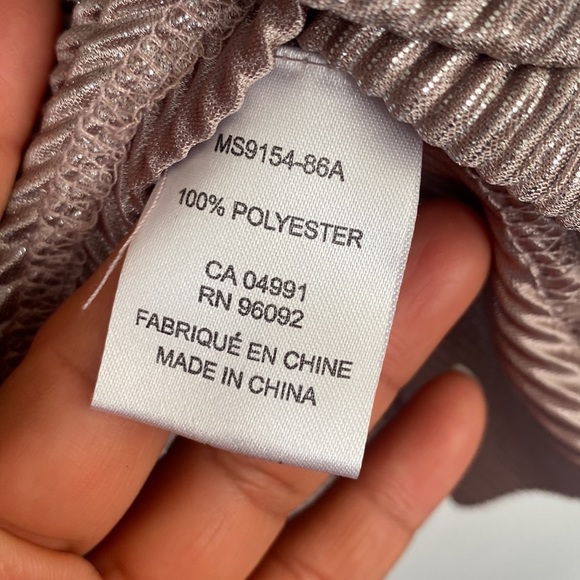 Carolina Belle Montréal Champagne Blush Gold V Neck Short Sleeve Top Siz… - Picture 5 of 5